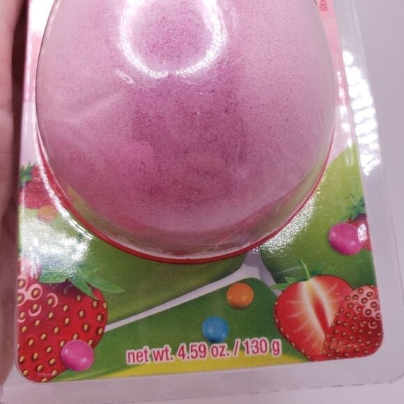 SMACKERS strawberry scented Bath Bomb - Picture 3 of 3